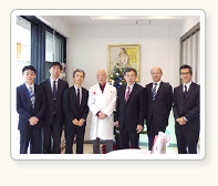 Dr. Toyoharu Nawa, President (right) and Mr. Kazushi Minagawa, Executive, Hokkaido University（Dec 22, 2017）