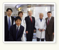 (left)Zoetis Japan Tokyo Office, (center)Dr. Stefan Weiskopf-EVP & Area President, Asia Pacific
(right)Dr. Jorge Perez-Martinez-VP & GM, North East Asia
（Apr. 4. 2014）