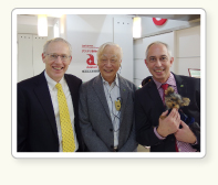 Mr. Bob Luck (left), President Japan and Mr. Gio Twigge, VP of Human Resources, IDEXX（Nov. 19. 2014）